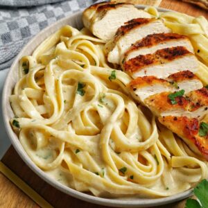 Chicken Alfredo Pasta - Beitragsbild