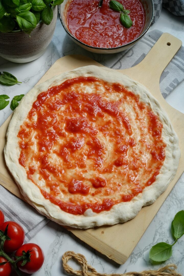 neapolitanischer-pizzateig-Tomatensoße